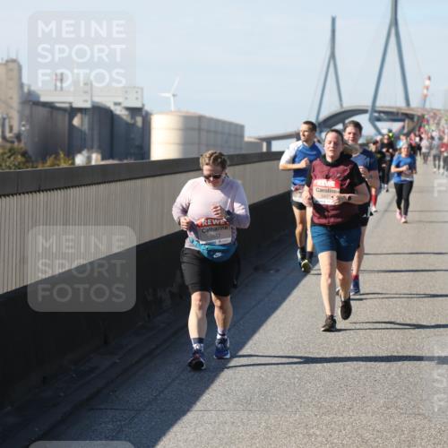 03.10.2025 - Köhlbrandbrückenlauf Yannick Fuchs http://msf.ph/oto/9190336 03.10.2025 12:10:13 Position 3 5557, 54374 meine-sportfotos.de