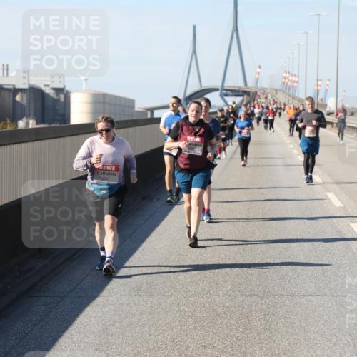 03.10.2025 - Köhlbrandbrückenlauf Yannick Fuchs http://msf.ph/oto/9190340 03.10.2025 12:10:14 Position 3 5557 meine-sportfotos.de