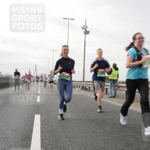 03.10.2025 - Köhlbrandbrückenlauf Matties Gatica Varas http://msf.ph/oto/9190341 03.10.2025 16:01:49 Position 3  meine-sportfotos.de