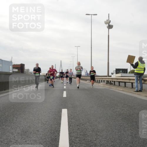 03.10.2025 - Köhlbrandbrückenlauf Matties Gatica Varas http://msf.ph/oto/9190347 03.10.2025 16:01:50 Position 3  meine-sportfotos.de