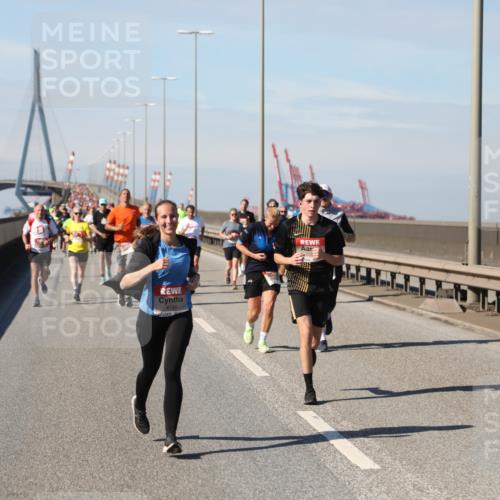 03.10.2025 - Köhlbrandbrückenlauf Yannick Fuchs http://msf.ph/oto/9190349 03.10.2025 11:50:28 Position 3 4195, 6850 meine-sportfotos.de