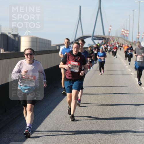 03.10.2025 - Köhlbrandbrückenlauf Yannick Fuchs http://msf.ph/oto/9190357 03.10.2025 12:10:15 Position 3 5557, 5437 meine-sportfotos.de