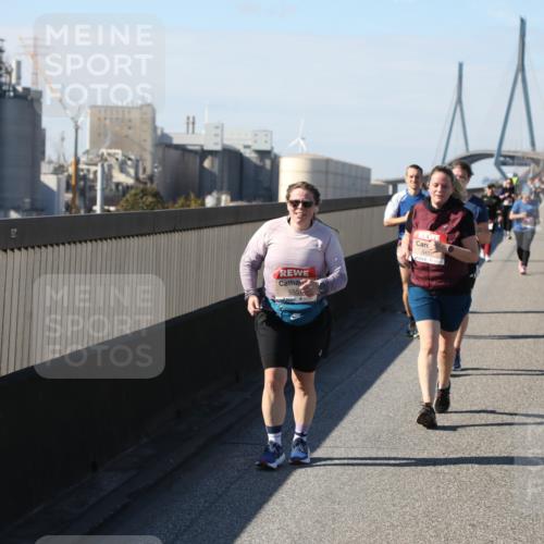 03.10.2025 - Köhlbrandbrückenlauf Yannick Fuchs http://msf.ph/oto/9190361 03.10.2025 12:10:15 Position 3 5557 meine-sportfotos.de