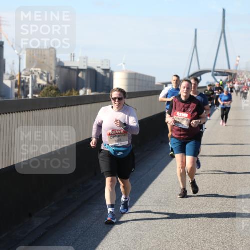 03.10.2025 - Köhlbrandbrückenlauf Yannick Fuchs http://msf.ph/oto/9190364 03.10.2025 12:10:15 Position 3 5557 meine-sportfotos.de