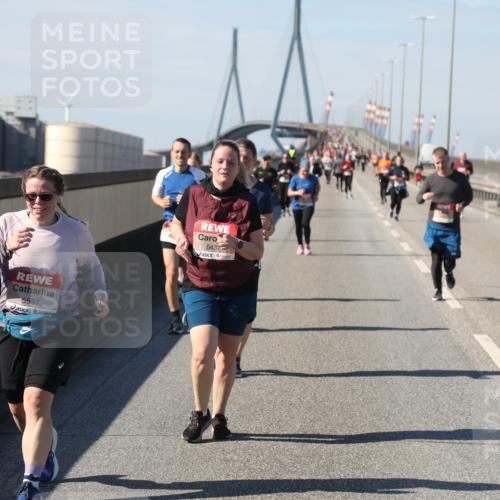 03.10.2025 - Köhlbrandbrückenlauf Yannick Fuchs http://msf.ph/oto/9190370 03.10.2025 12:10:15 Position 3 5557, 5437 meine-sportfotos.de