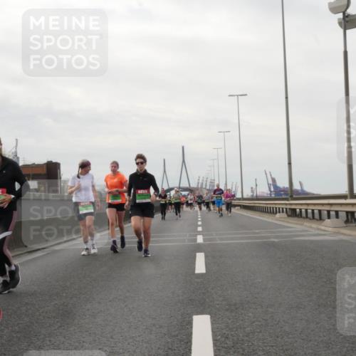 03.10.2025 - Köhlbrandbrückenlauf Matties Gatica Varas http://msf.ph/oto/9190373 03.10.2025 16:01:57 Position 3  meine-sportfotos.de