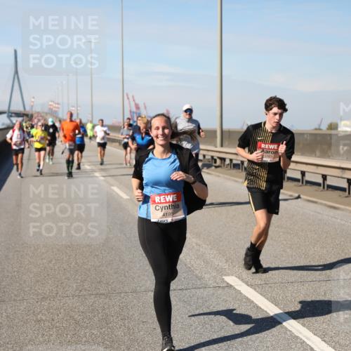 03.10.2025 - Köhlbrandbrückenlauf Yannick Fuchs http://msf.ph/oto/9190374 03.10.2025 11:50:30 Position 3 4195, 5563 meine-sportfotos.de