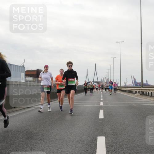 03.10.2025 - Köhlbrandbrückenlauf Matties Gatica Varas http://msf.ph/oto/9190376 03.10.2025 16:01:58 Position 3 7493 meine-sportfotos.de