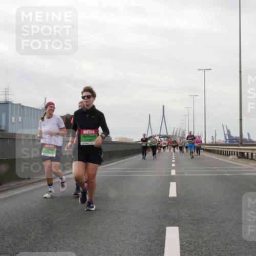 03.10.2025 - Köhlbrandbrückenlauf Matties Gatica Varas http://msf.ph/oto/9190379 03.10.2025 16:01:59 Position 3 8193 meine-sportfotos.de