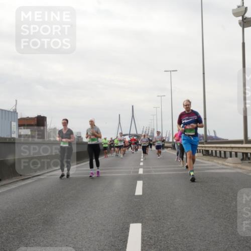 03.10.2025 - Köhlbrandbrückenlauf Matties Gatica Varas http://msf.ph/oto/9190393 03.10.2025 16:02:06 Position 3  meine-sportfotos.de