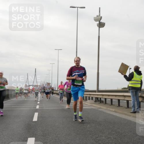 03.10.2025 - Köhlbrandbrückenlauf Matties Gatica Varas http://msf.ph/oto/9190397 03.10.2025 16:02:06 Position 3  meine-sportfotos.de