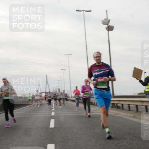 03.10.2025 - Köhlbrandbrückenlauf Matties Gatica Varas http://msf.ph/oto/9190400 03.10.2025 16:02:07 Position 3  meine-sportfotos.de