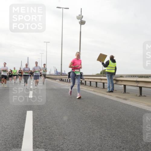 03.10.2025 - Köhlbrandbrückenlauf Matties Gatica Varas http://msf.ph/oto/9190411 03.10.2025 16:02:11 Position 3  meine-sportfotos.de