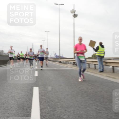 03.10.2025 - Köhlbrandbrückenlauf Matties Gatica Varas http://msf.ph/oto/9190414 03.10.2025 16:02:12 Position 3  meine-sportfotos.de