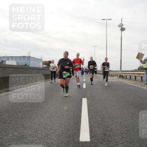 03.10.2025 - Köhlbrandbrückenlauf Matties Gatica Varas http://msf.ph/oto/9190439 03.10.2025 16:02:20 Position 3  meine-sportfotos.de