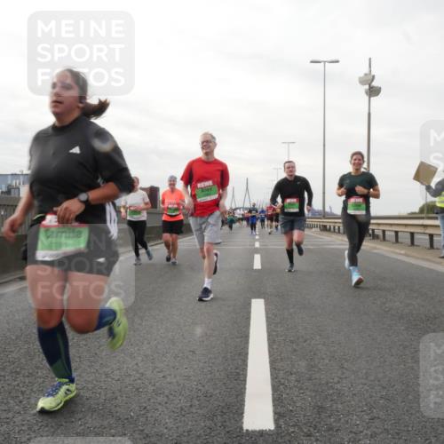 03.10.2025 - Köhlbrandbrückenlauf Matties Gatica Varas http://msf.ph/oto/9190443 03.10.2025 16:02:21 Position 3  meine-sportfotos.de