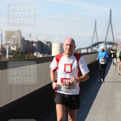 03.10.2025 - Köhlbrandbrückenlauf Yannick Fuchs http://msf.ph/oto/9190444 03.10.2025 11:50:36 Position 3 6232 meine-sportfotos.de