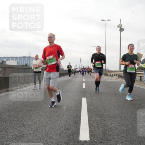 03.10.2025 - Köhlbrandbrückenlauf Matties Gatica Varas http://msf.ph/oto/9190445 03.10.2025 16:02:21 Position 3 8460 meine-sportfotos.de