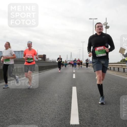 03.10.2025 - Köhlbrandbrückenlauf Matties Gatica Varas http://msf.ph/oto/9190449 03.10.2025 16:02:22 Position 3 8141 meine-sportfotos.de