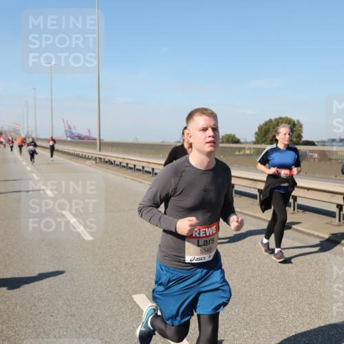 03.10.2025 - Köhlbrandbrückenlauf Yannick Fuchs http://msf.ph/oto/9190451 03.10.2025 12:10:22 Position 3 5549 meine-sportfotos.de