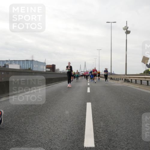03.10.2025 - Köhlbrandbrückenlauf Matties Gatica Varas http://msf.ph/oto/9190455 03.10.2025 16:02:23 Position 3  meine-sportfotos.de