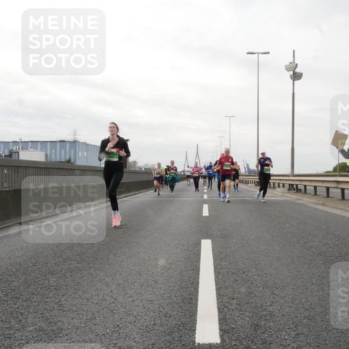 03.10.2025 - Köhlbrandbrückenlauf Matties Gatica Varas http://msf.ph/oto/9190463 03.10.2025 16:02:25 Position 3  meine-sportfotos.de