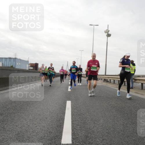 03.10.2025 - Köhlbrandbrückenlauf Matties Gatica Varas http://msf.ph/oto/9190471 03.10.2025 16:02:27 Position 3  meine-sportfotos.de
