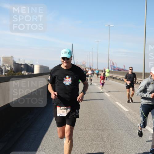 03.10.2025 - Köhlbrandbrückenlauf Yannick Fuchs http://msf.ph/oto/9190481 03.10.2025 11:50:38 Position 3 4357 meine-sportfotos.de