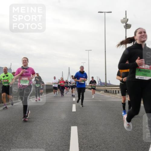 03.10.2025 - Köhlbrandbrückenlauf Matties Gatica Varas http://msf.ph/oto/9190484 03.10.2025 16:02:30 Position 3 7649, 7406 meine-sportfotos.de