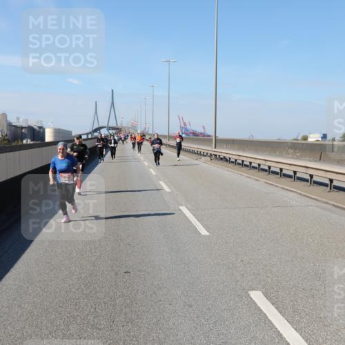 03.10.2025 - Köhlbrandbrückenlauf Yannick Fuchs http://msf.ph/oto/9190489 03.10.2025 12:10:24 Position 3  meine-sportfotos.de