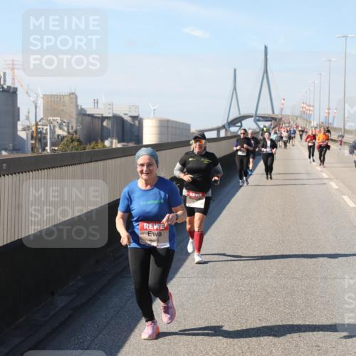 03.10.2025 - Köhlbrandbrückenlauf Yannick Fuchs http://msf.ph/oto/9190492 03.10.2025 12:10:25 Position 3 6265 meine-sportfotos.de