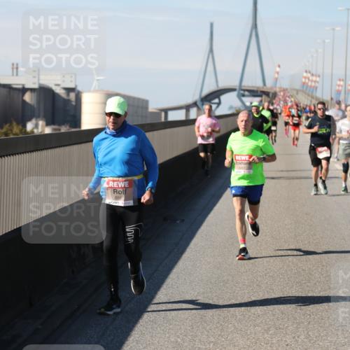 03.10.2025 - Köhlbrandbrückenlauf Yannick Fuchs http://msf.ph/oto/9190493 03.10.2025 11:50:39 Position 3 6667, 6467 meine-sportfotos.de