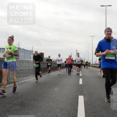 03.10.2025 - Köhlbrandbrückenlauf Matties Gatica Varas http://msf.ph/oto/9190494 03.10.2025 16:02:31 Position 3 8161, 9245 meine-sportfotos.de