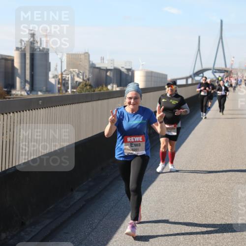 03.10.2025 - Köhlbrandbrückenlauf Yannick Fuchs http://msf.ph/oto/9190495 03.10.2025 12:10:25 Position 3 6265 meine-sportfotos.de