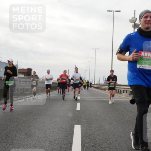 03.10.2025 - Köhlbrandbrückenlauf Matties Gatica Varas http://msf.ph/oto/9190496 03.10.2025 16:02:32 Position 3 9245 meine-sportfotos.de