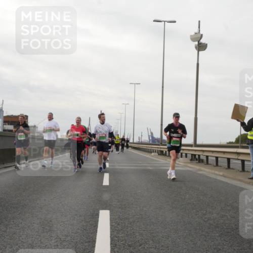 03.10.2025 - Köhlbrandbrückenlauf Matties Gatica Varas http://msf.ph/oto/9190498 03.10.2025 16:02:32 Position 3  meine-sportfotos.de