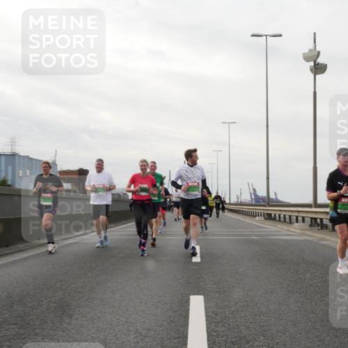 03.10.2025 - Köhlbrandbrückenlauf Matties Gatica Varas http://msf.ph/oto/9190503 03.10.2025 16:02:33 Position 3  meine-sportfotos.de
