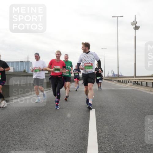 03.10.2025 - Köhlbrandbrückenlauf Matties Gatica Varas http://msf.ph/oto/9190509 03.10.2025 16:02:35 Position 3 9133 meine-sportfotos.de