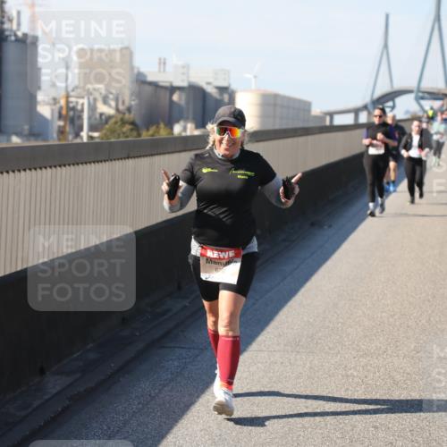 03.10.2025 - Köhlbrandbrückenlauf Yannick Fuchs http://msf.ph/oto/9190511 03.10.2025 12:10:26 Position 3 62 meine-sportfotos.de