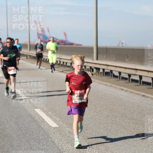 03.10.2025 - Köhlbrandbrückenlauf Yannick Fuchs http://msf.ph/oto/9190515 03.10.2025 11:50:41 Position 3 6056 meine-sportfotos.de