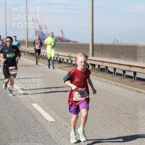 03.10.2025 - Köhlbrandbrückenlauf Yannick Fuchs http://msf.ph/oto/9190517 03.10.2025 11:50:42 Position 3 6056 meine-sportfotos.de