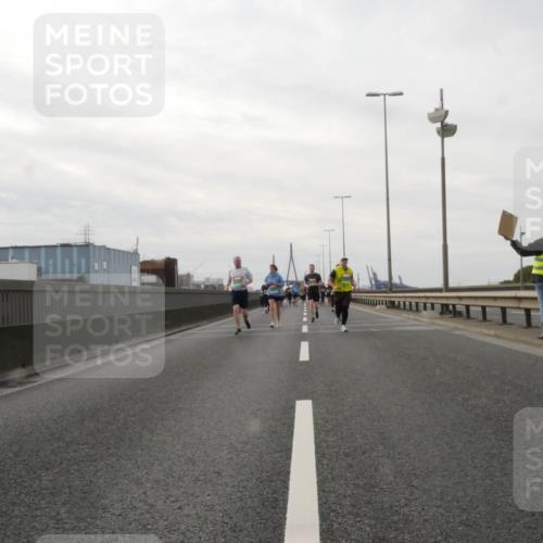 03.10.2025 - Köhlbrandbrückenlauf Matties Gatica Varas http://msf.ph/oto/9190520 03.10.2025 16:02:39 Position 3  meine-sportfotos.de