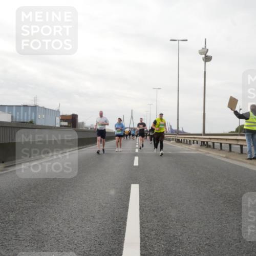 03.10.2025 - Köhlbrandbrückenlauf Matties Gatica Varas http://msf.ph/oto/9190523 03.10.2025 16:02:40 Position 3  meine-sportfotos.de
