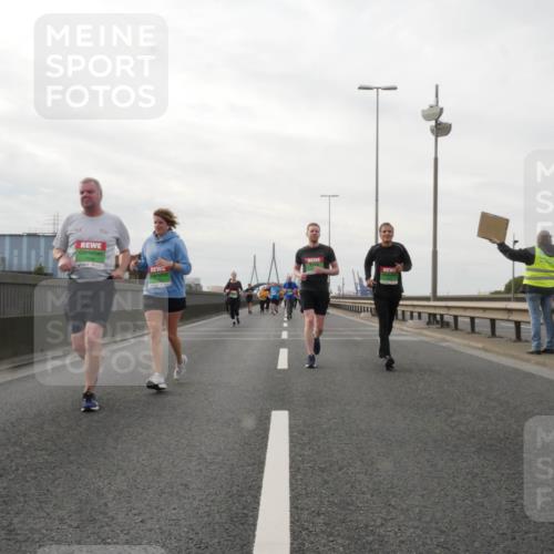 03.10.2025 - Köhlbrandbrückenlauf Matties Gatica Varas http://msf.ph/oto/9190535 03.10.2025 16:02:43 Position 3 7586 meine-sportfotos.de