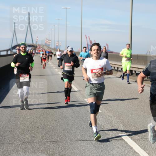 03.10.2025 - Köhlbrandbrückenlauf Yannick Fuchs http://msf.ph/oto/9190545 03.10.2025 11:50:45 Position 3  meine-sportfotos.de