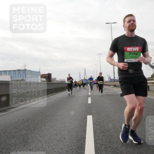 03.10.2025 - Köhlbrandbrückenlauf Matties Gatica Varas http://msf.ph/oto/9190547 03.10.2025 16:02:45 Position 3 9573 meine-sportfotos.de