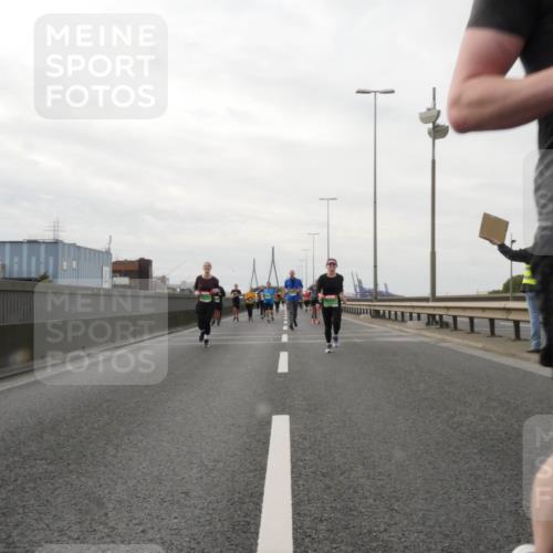03.10.2025 - Köhlbrandbrückenlauf Matties Gatica Varas http://msf.ph/oto/9190548 03.10.2025 16:02:45 Position 3  meine-sportfotos.de
