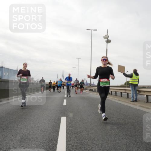 03.10.2025 - Köhlbrandbrückenlauf Matties Gatica Varas http://msf.ph/oto/9190556 03.10.2025 16:02:47 Position 3  meine-sportfotos.de