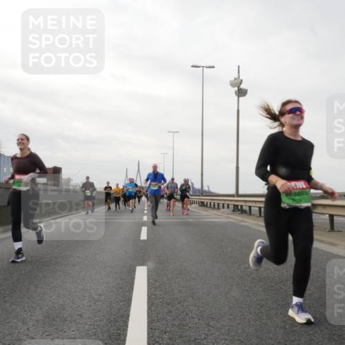 03.10.2025 - Köhlbrandbrückenlauf Matties Gatica Varas http://msf.ph/oto/9190558 03.10.2025 16:02:48 Position 3  meine-sportfotos.de