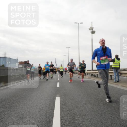 03.10.2025 - Köhlbrandbrückenlauf Matties Gatica Varas http://msf.ph/oto/9190569 03.10.2025 16:02:50 Position 3  meine-sportfotos.de